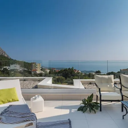 Ctma235/ Modern And Luxurious Villa With Private Pool *